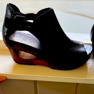 Black dansko wedges